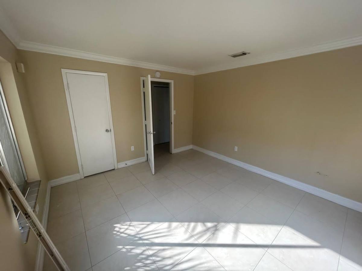 Apartment for rent at 1830 Maravilla Ave, Fort Myers, FL 33901