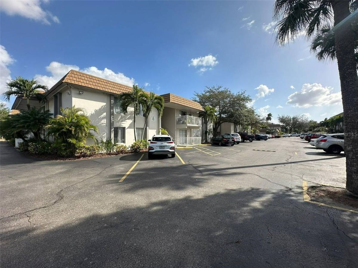 Apartment for rent at 1830 Maravilla Ave, Fort Myers, FL 33901