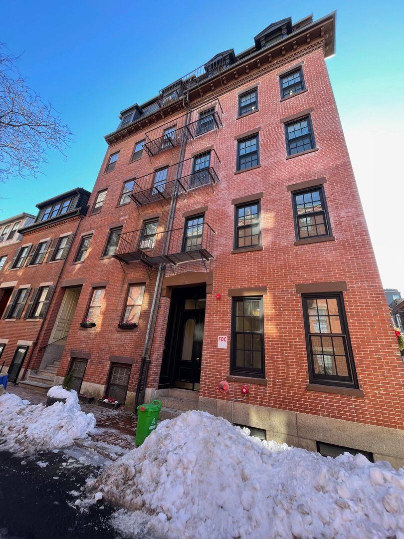 Apartment for rent at 18 Winchester St, Boston, MA 02116