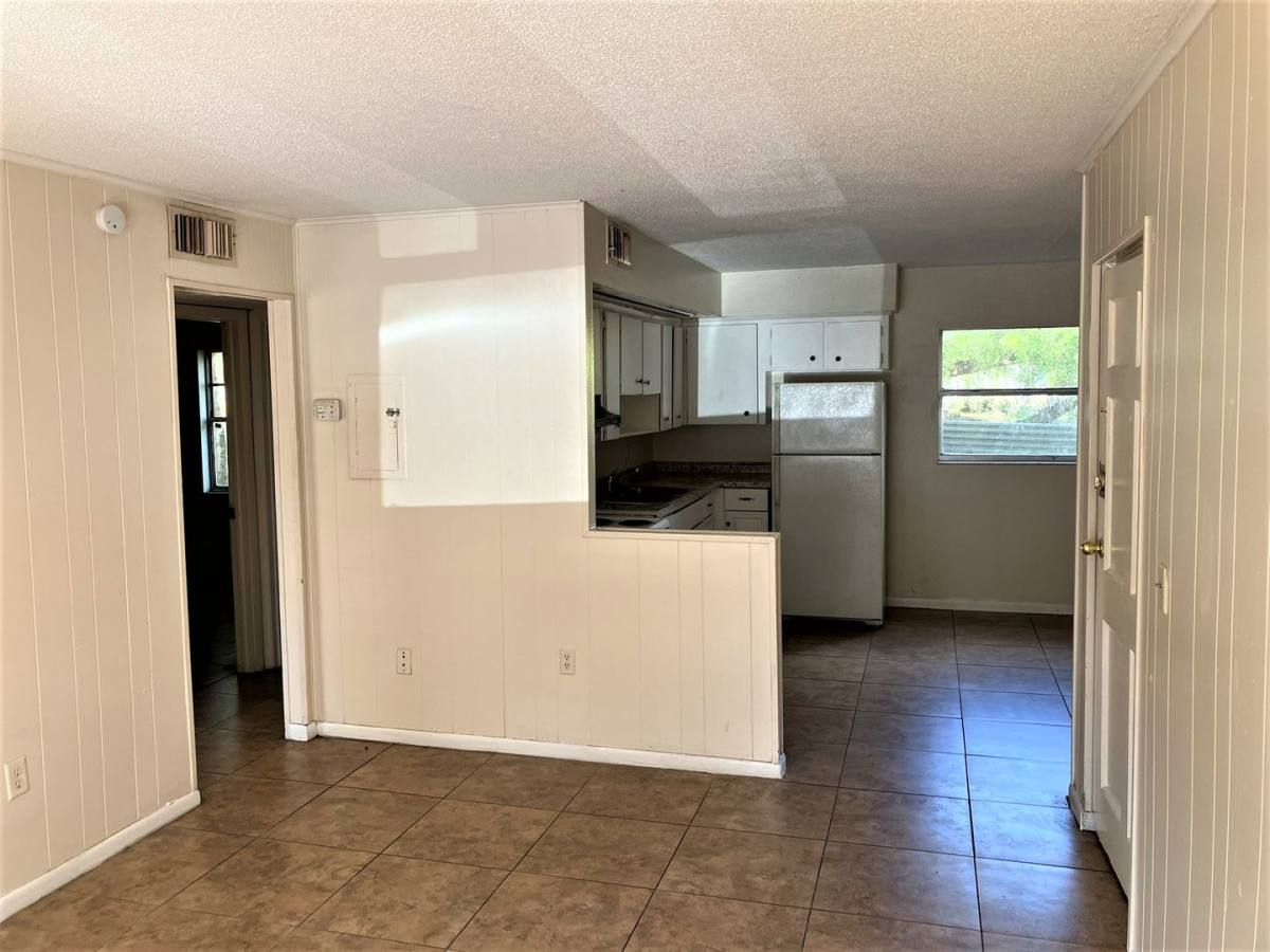 Apartment for rent at 927 N Iowa, Lakeland, FL 33801