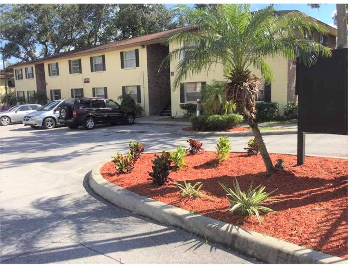 Apartment for rent at 927 N Iowa, Lakeland, FL 33801