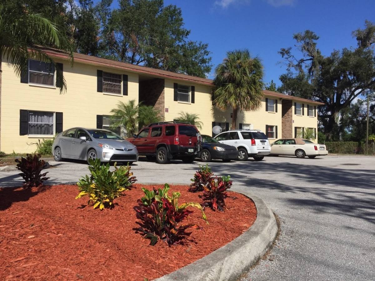 Apartment for rent at 927 N Iowa, Lakeland, FL 33801