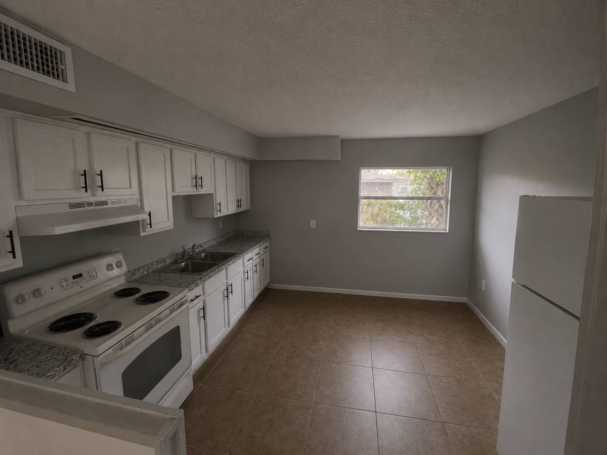 Apartment for rent at 927 N Iowa, Lakeland, FL 33801