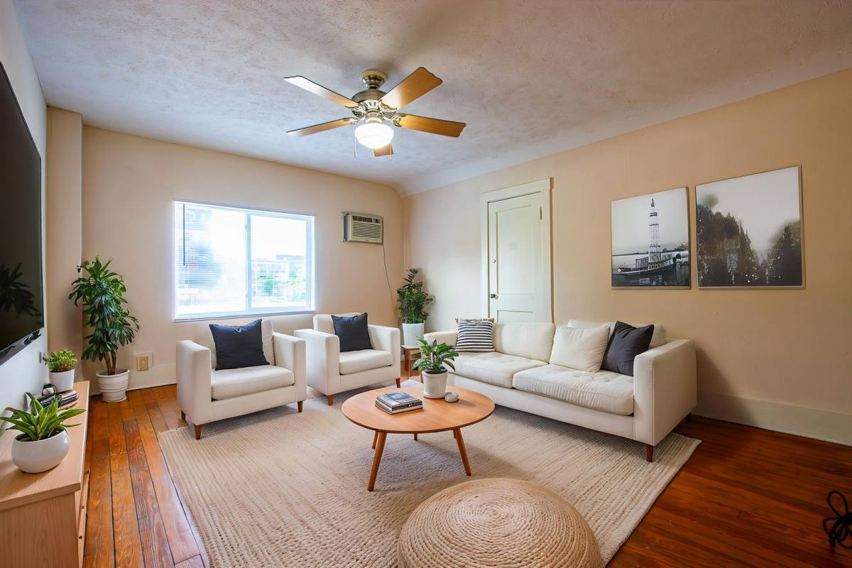Apartment for rent at 133 S 38th St, Omaha, NE 68131