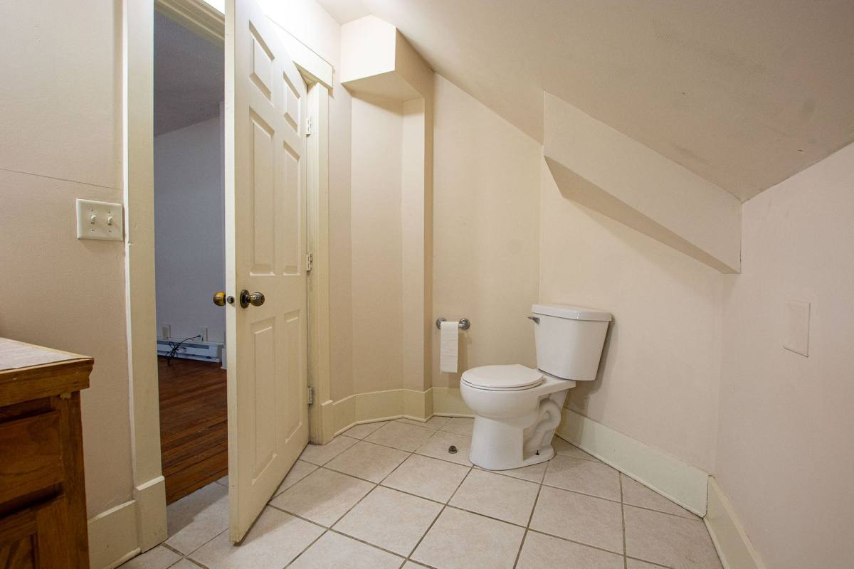 Apartment for rent at 133 S 38th St, Omaha, NE 68131