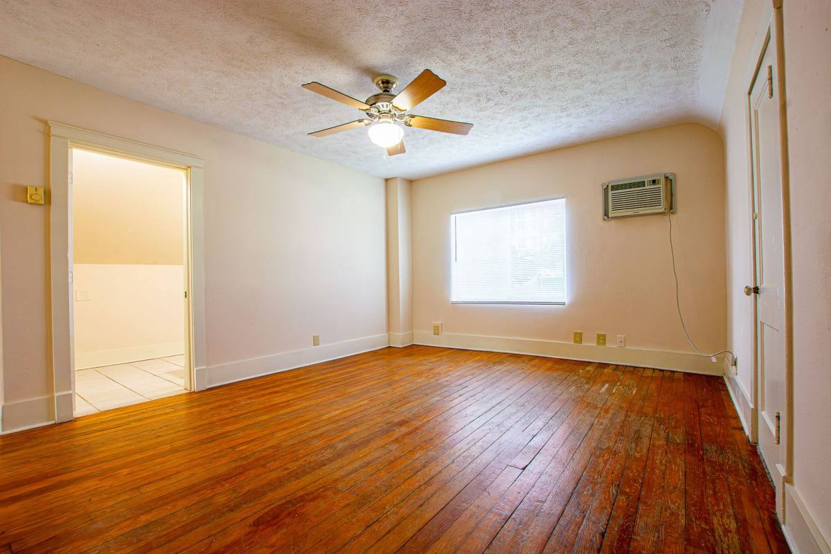 Apartment for rent at 133 S 38th St, Omaha, NE 68131