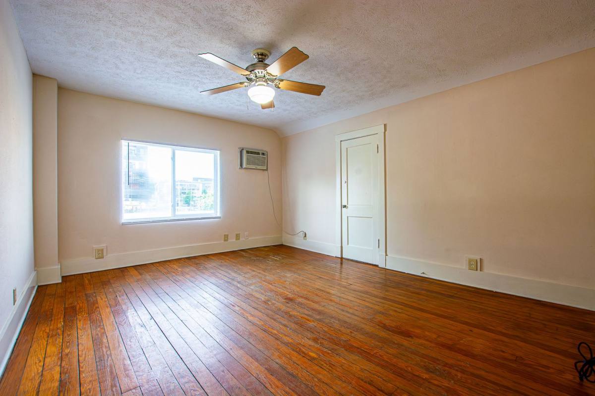Apartment for rent at 133 S 38th St, Omaha, NE 68131