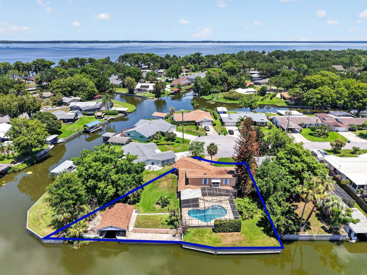 House for rent at 1627 Canal Court, Tavares, FL 32778