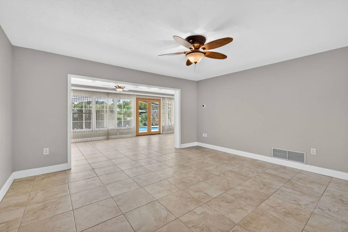 House for rent at 1627 Canal Court, Tavares, FL 32778
