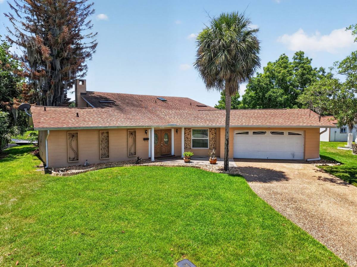 House for rent at 1627 Canal Court, Tavares, FL 32778