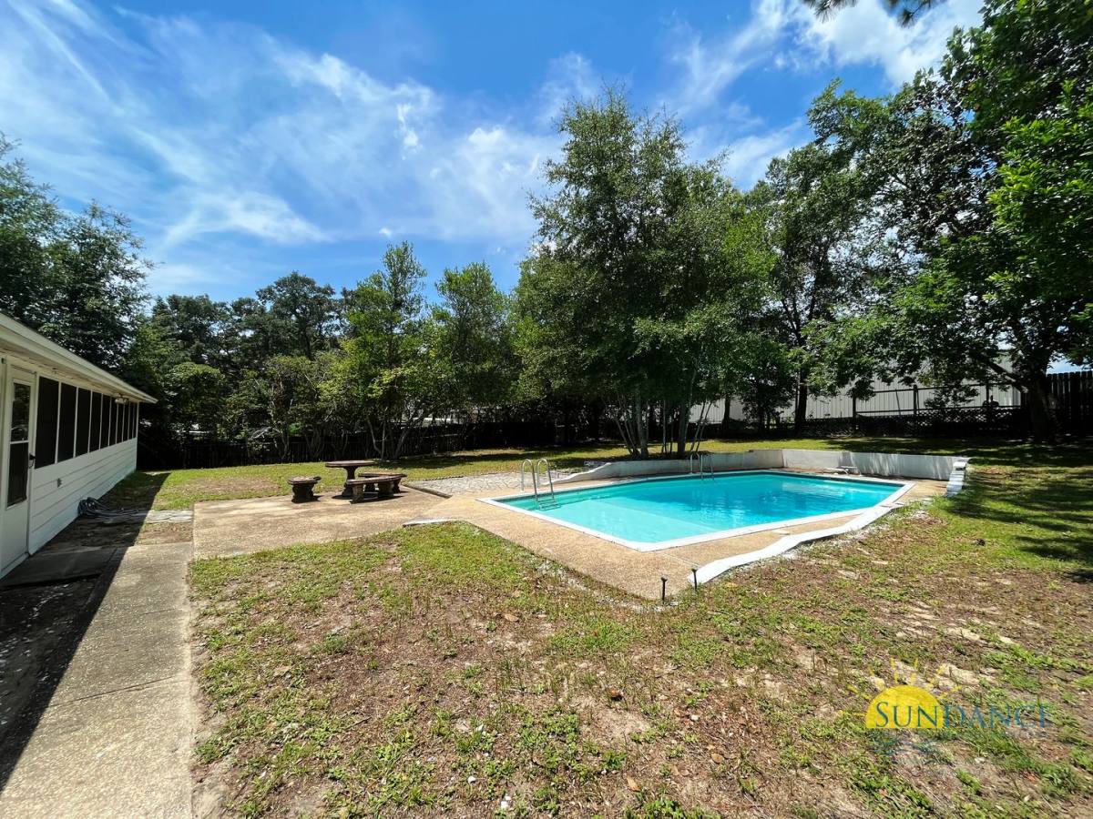House for rent at 475 Andrew Dr, Valparaiso, FL 32580