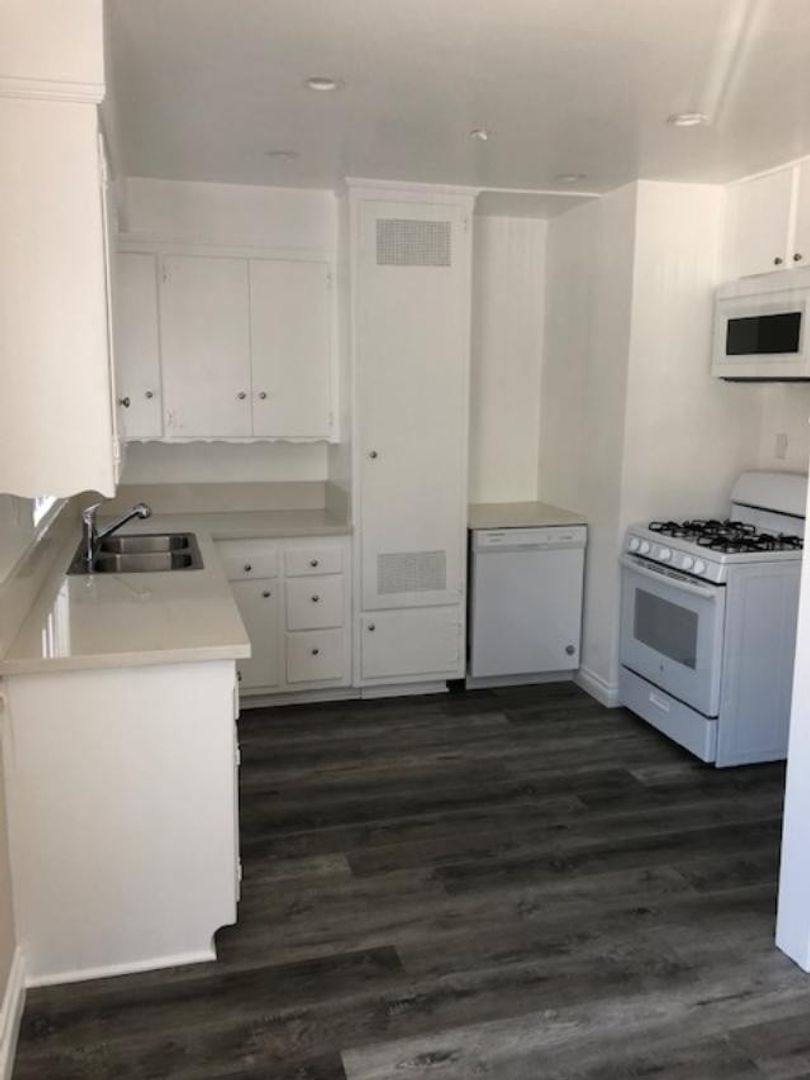 Apartment for rent at 15022 15028 Dickens St, Sherman Oaks, CA 91403