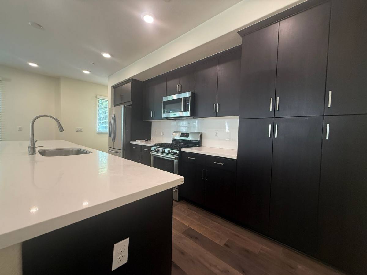 Townhouse for rent at 1052 Bigleaf Place, San Jose, CA 95131