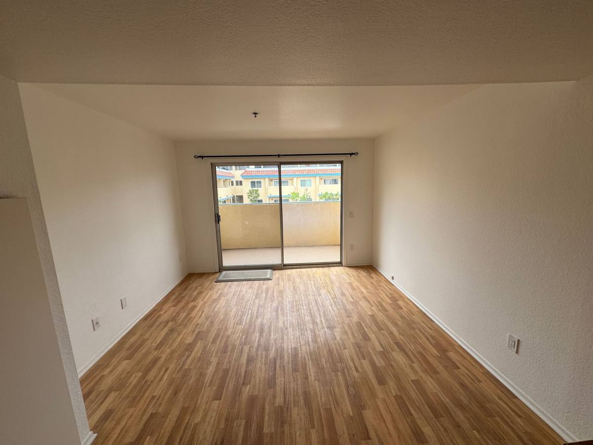 Apartment for rent at 24410 Crenshaw Blvd, Torrance, CA 90505