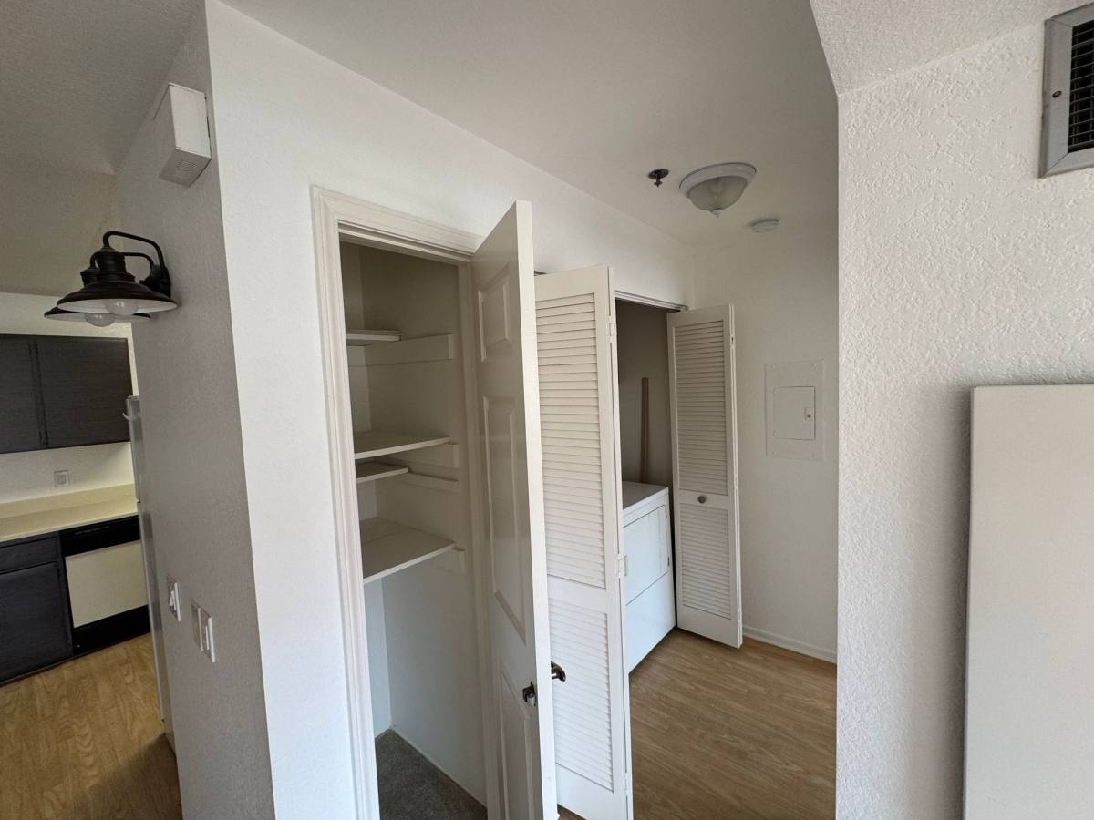 Apartment for rent at 24410 Crenshaw Blvd, Torrance, CA 90505