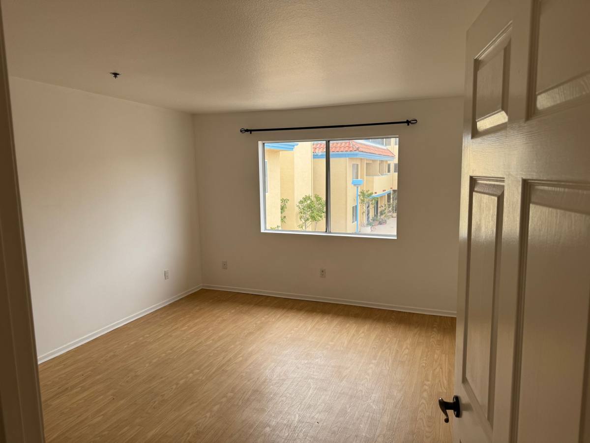 Apartment for rent at 24410 Crenshaw Blvd, Torrance, CA 90505