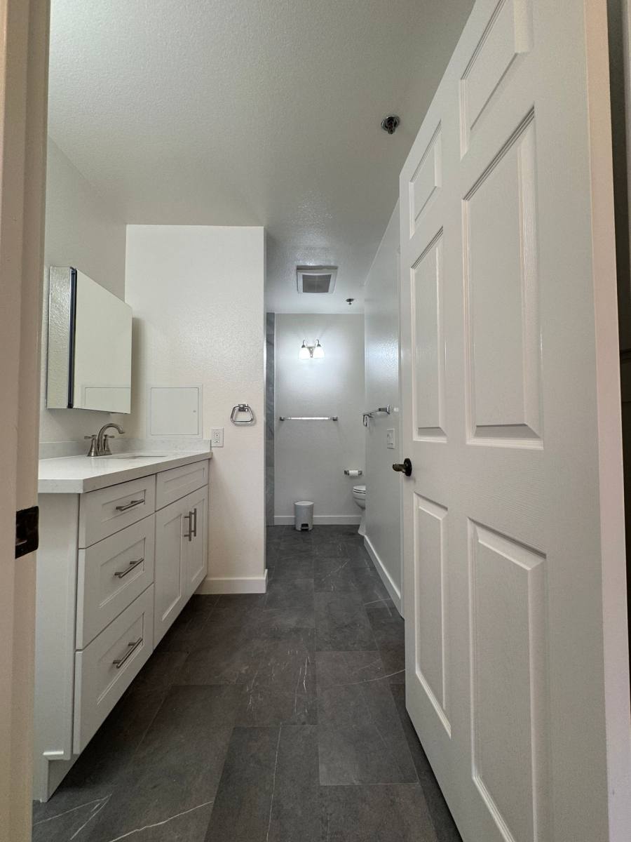 Apartment for rent at 24410 Crenshaw Blvd, Torrance, CA 90505