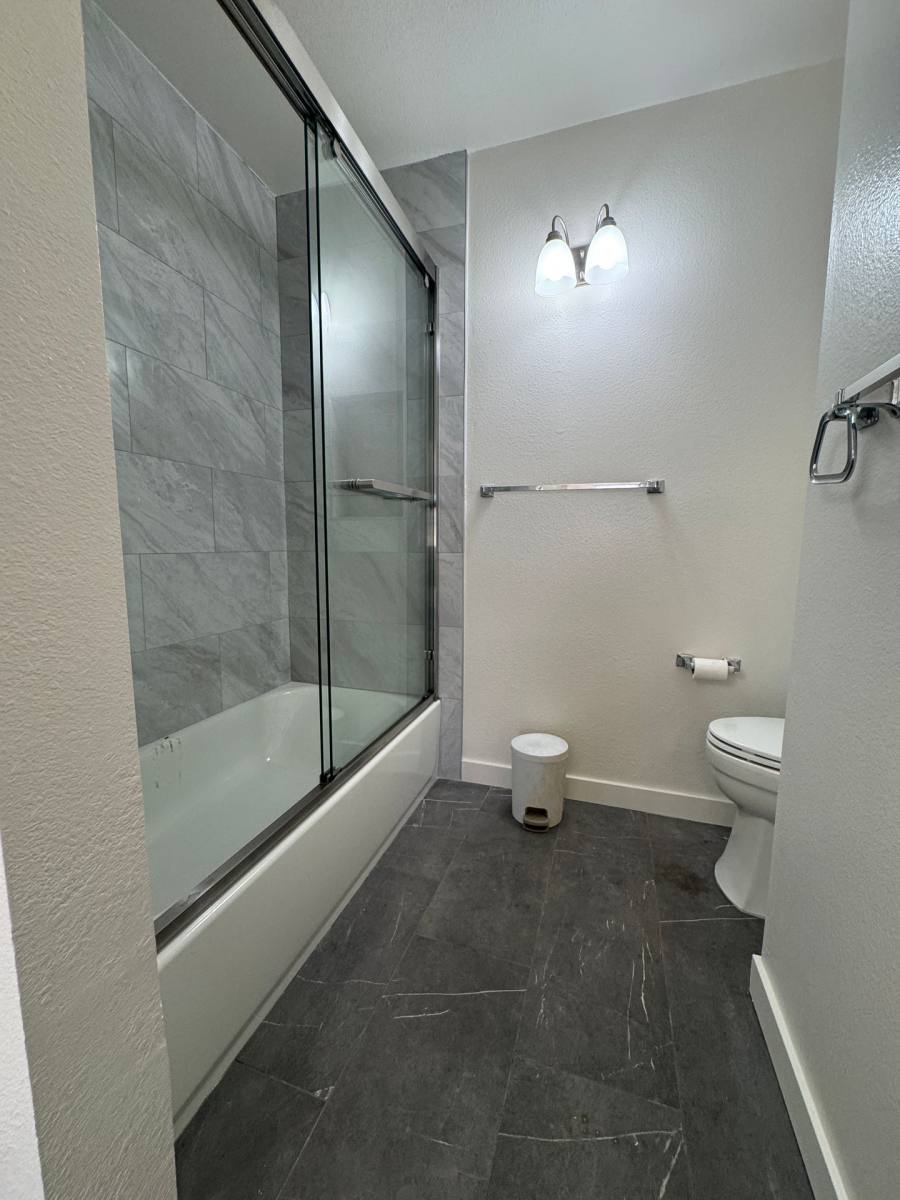 Apartment for rent at 24410 Crenshaw Blvd, Torrance, CA 90505