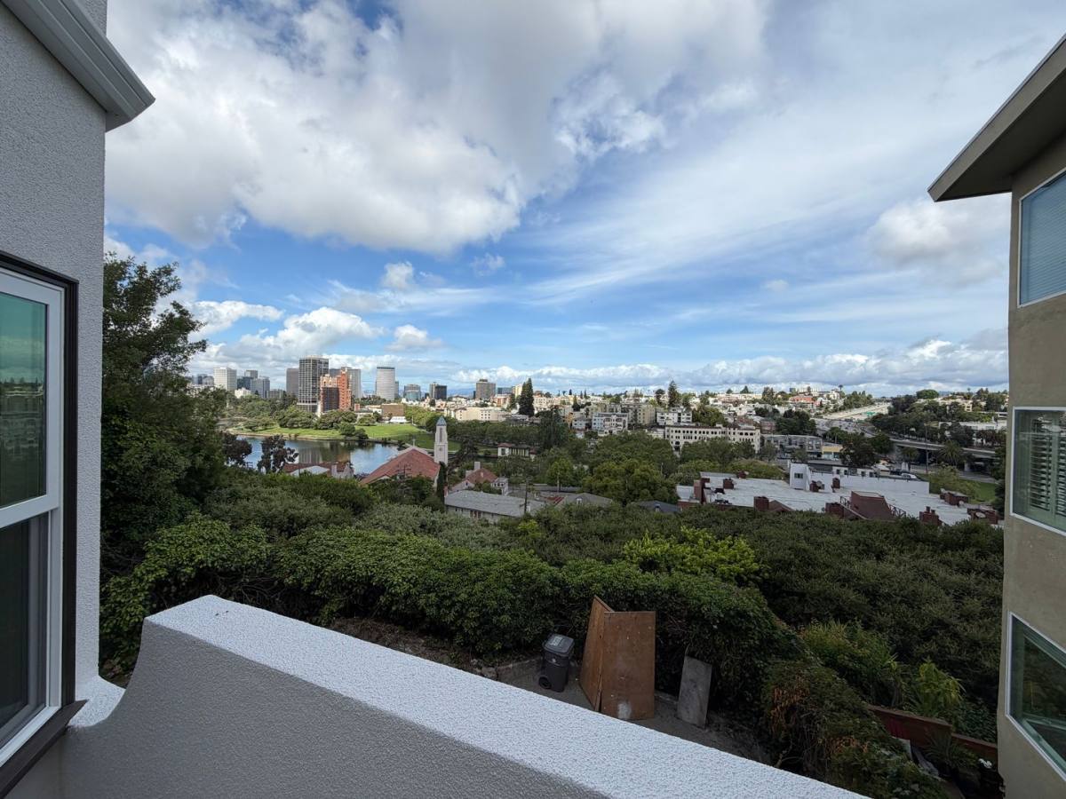 Apartment for rent at 527 Merritt Ave, Oakland, CA 94610