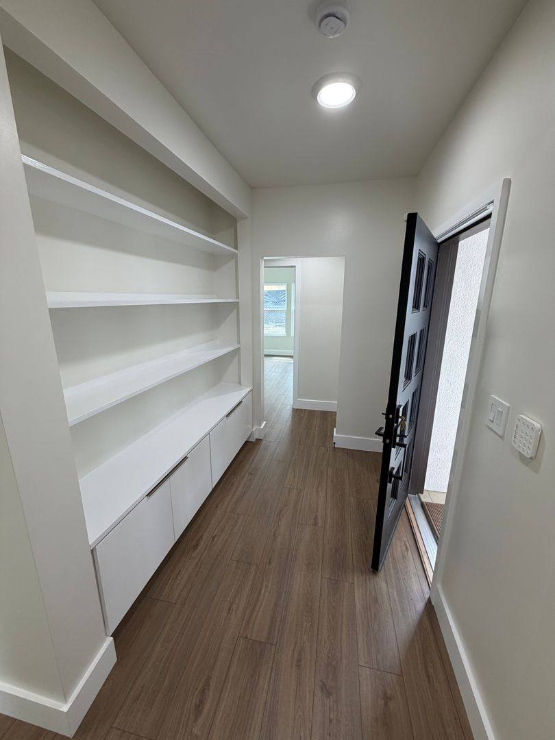 Apartment for rent at 527 Merritt Ave, Oakland, CA 94610