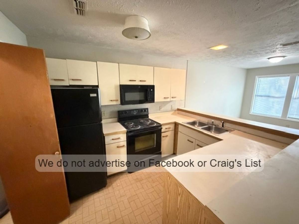 Condo for rent at 1022-5 Brookhollow Dr, Fayetteville, NC 28314