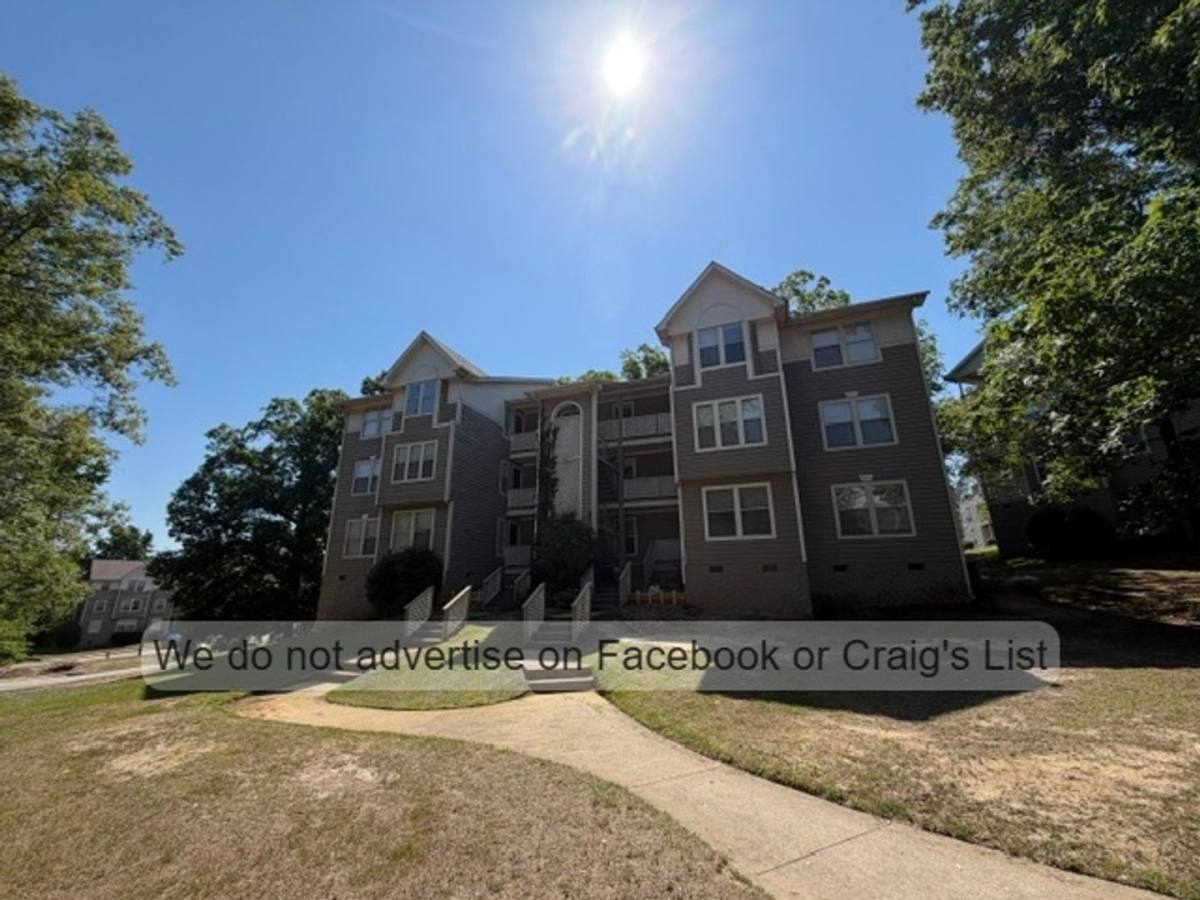 Condo for rent at 1022-5 Brookhollow Dr, Fayetteville, NC 28314