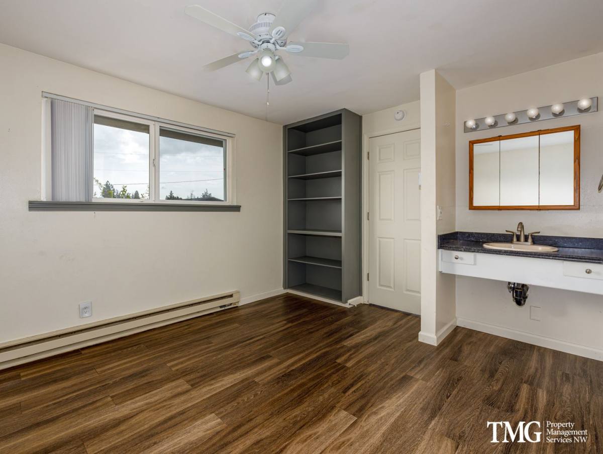 Apartment for rent at 290 SE 2nd Ave, Canby, OR 97013