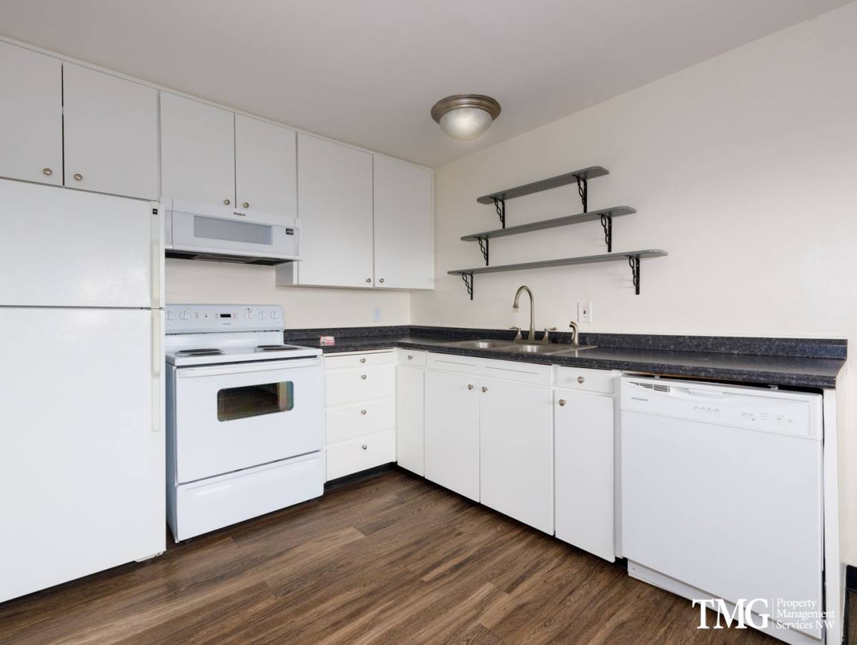Apartment for rent at 290 SE 2nd Ave, Canby, OR 97013