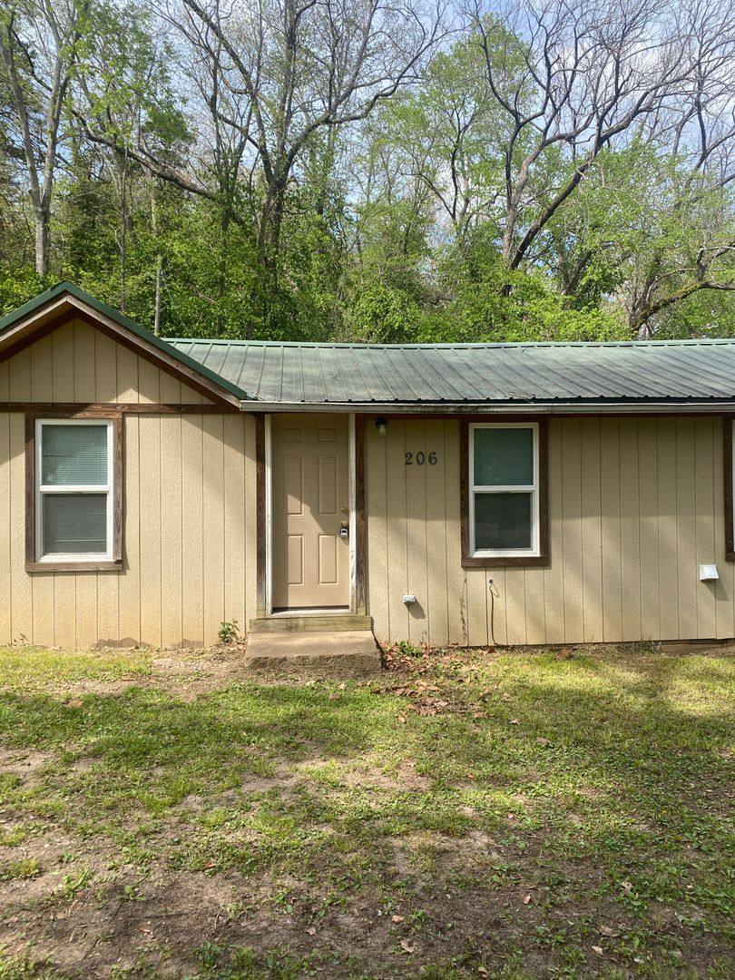 House for rent at 206 Swedeborg Rd, Waynesville, MO 65583