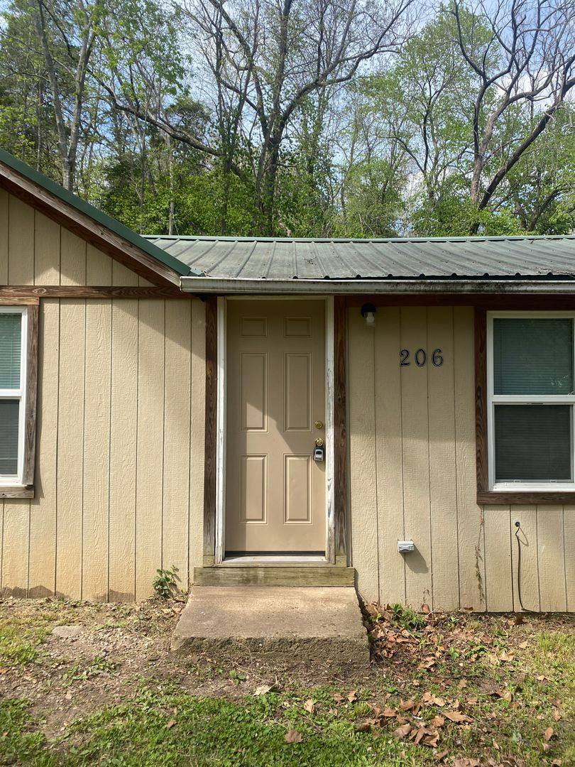 House for rent at 206 Swedeborg Rd, Waynesville, MO 65583