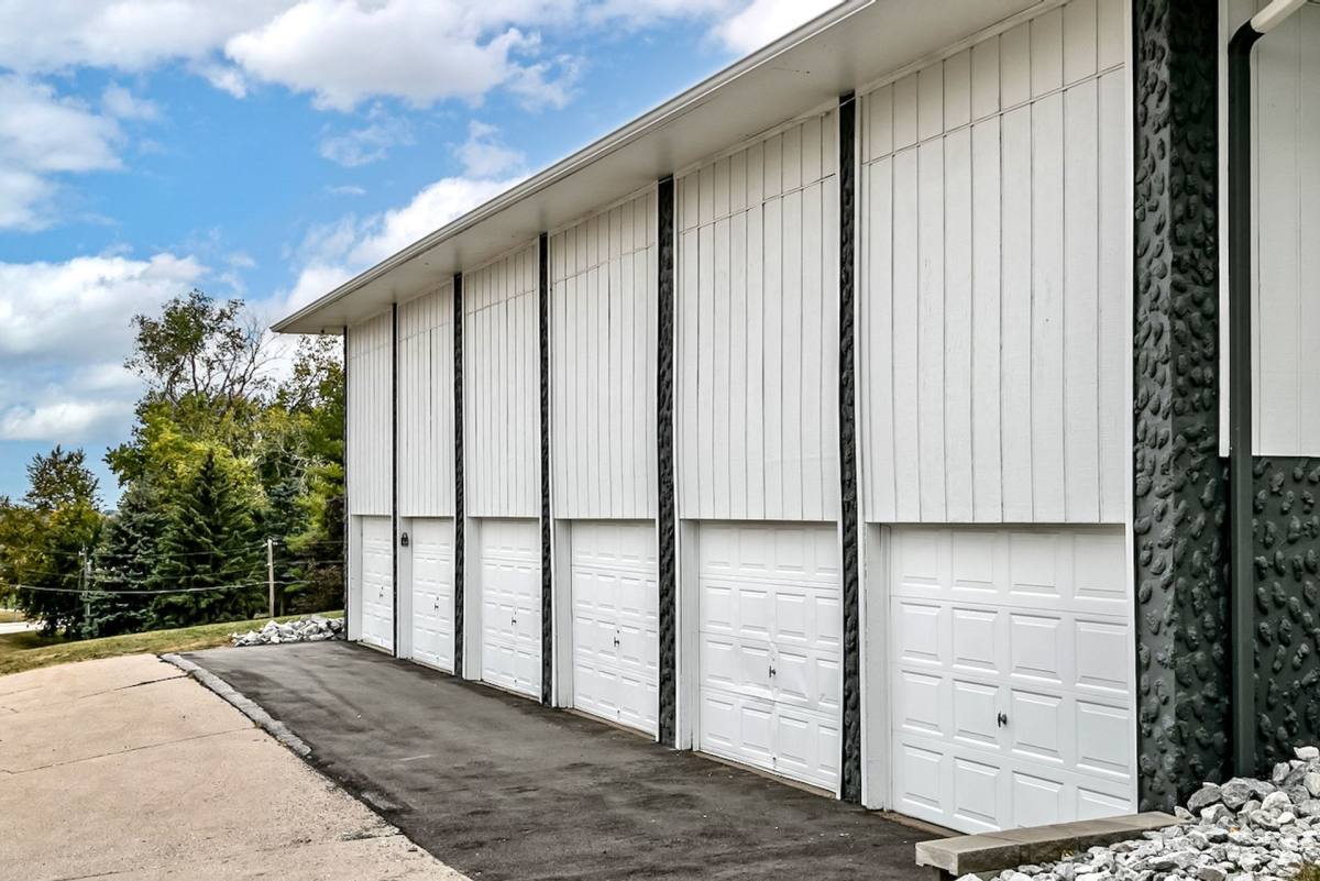 Apartment for rent at 507 Gaslight Lane, Bellevue, NE 68005