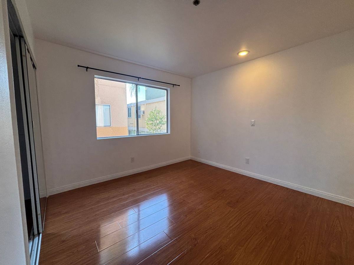 Apartment for rent at 1215 N Sycamore Ave, Los Angeles, CA 90038