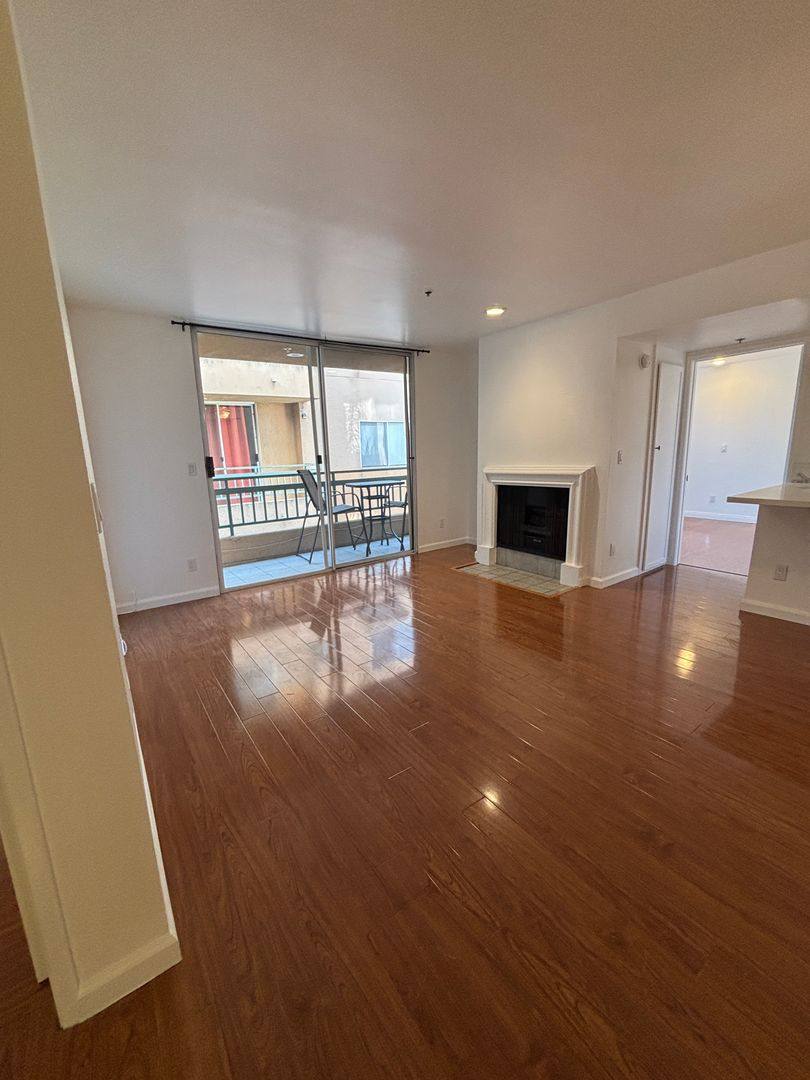 Apartment for rent at 1215 N Sycamore Ave, Los Angeles, CA 90038
