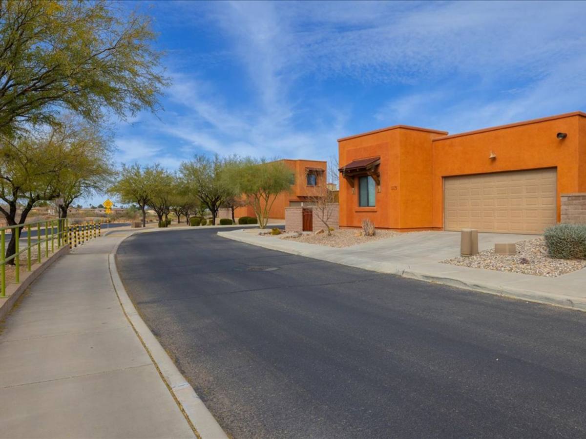 House for rent at 8721 E Perry Park Circle, Tucson, AZ 85730