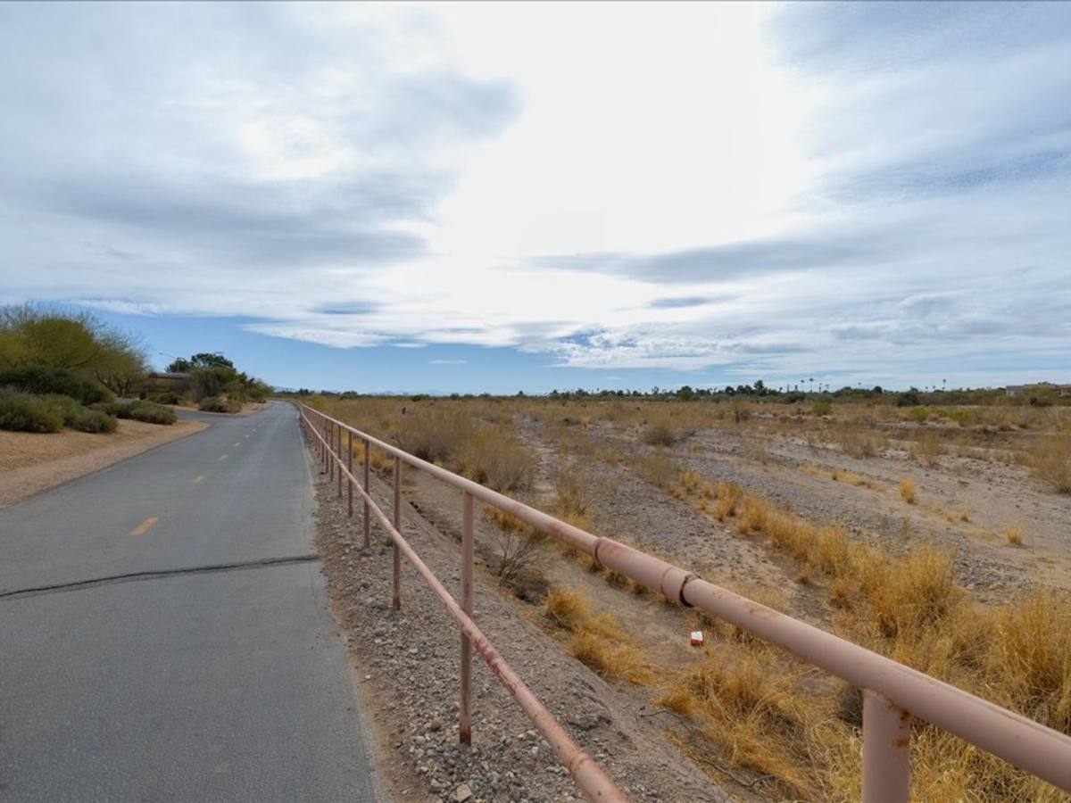 House for rent at 8721 E Perry Park Circle, Tucson, AZ 85730