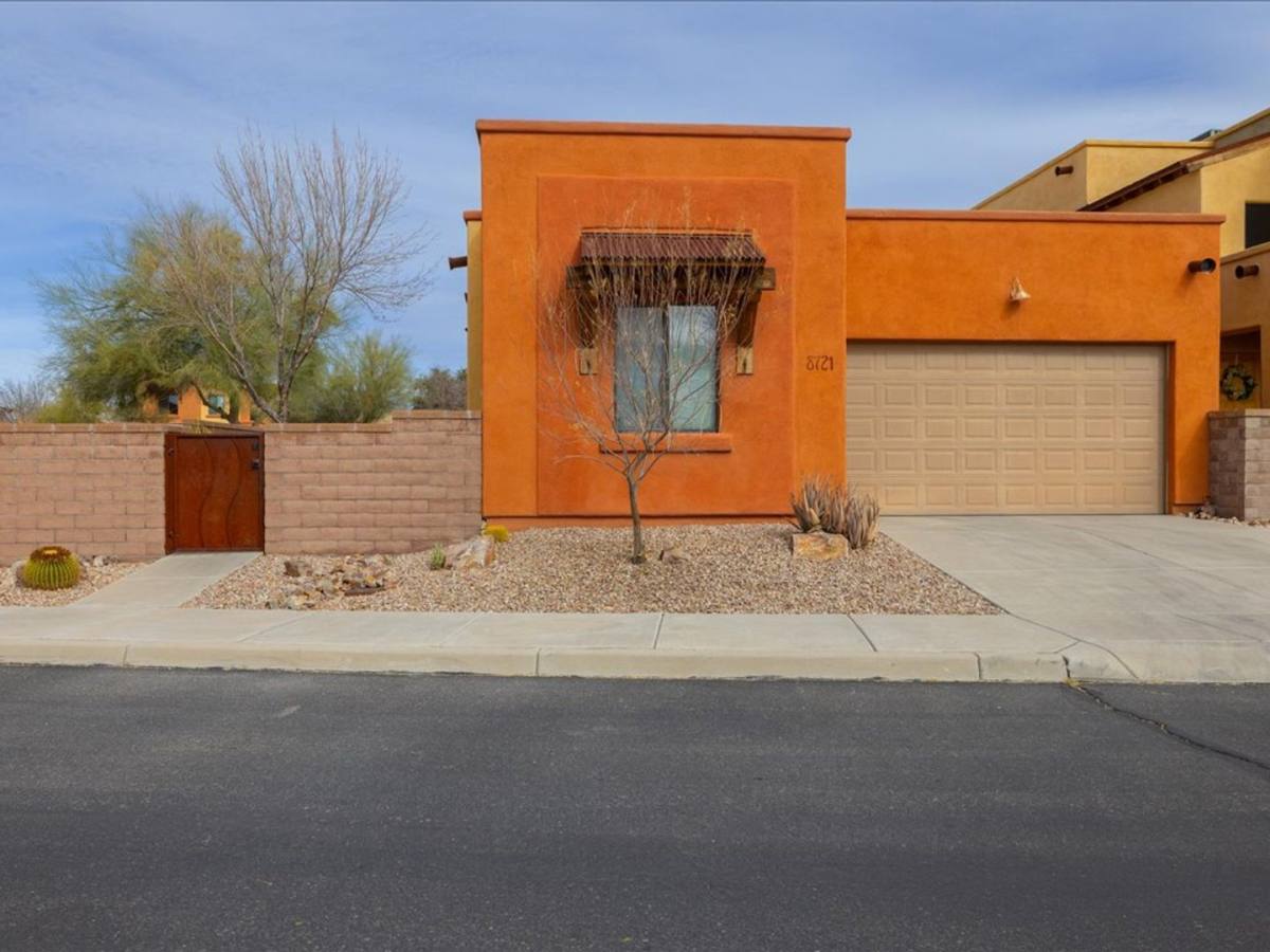 House for rent at 8721 E Perry Park Circle, Tucson, AZ 85730