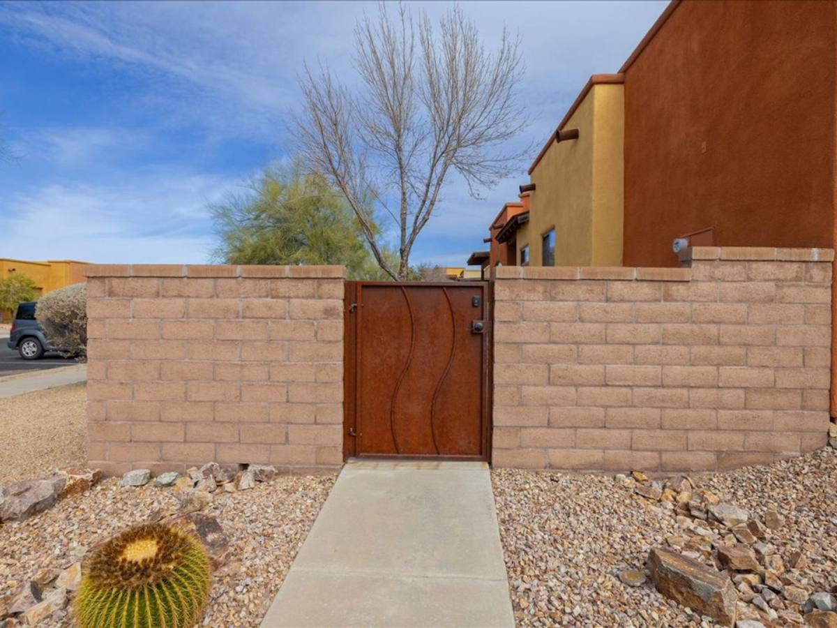 House for rent at 8721 E Perry Park Circle, Tucson, AZ 85730