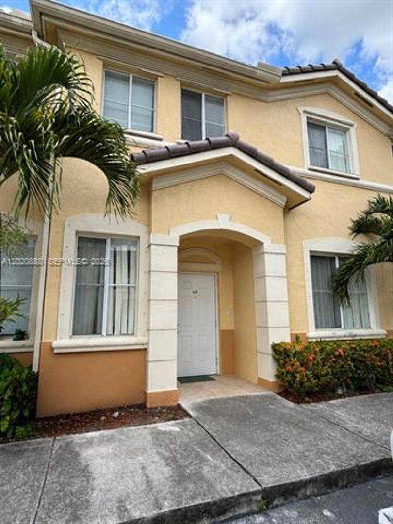 Apartment for rent at 6920 NW 177th St, Hialeah, FL 33015