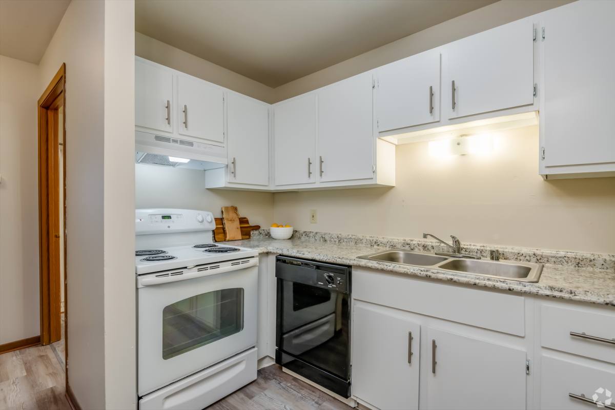 Apartment for rent at 1022-1089 Westport Dr, Port Washington, WI 53074