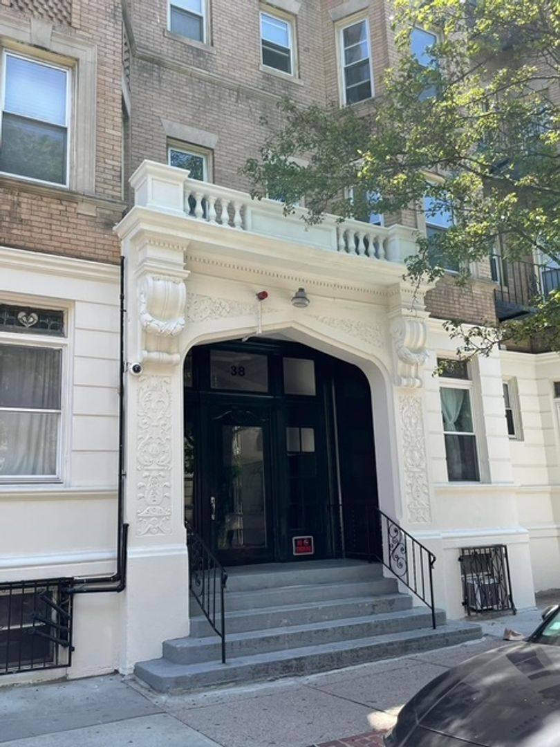 Apartment for rent at 38 Hemenway St, Boston, MA 02215