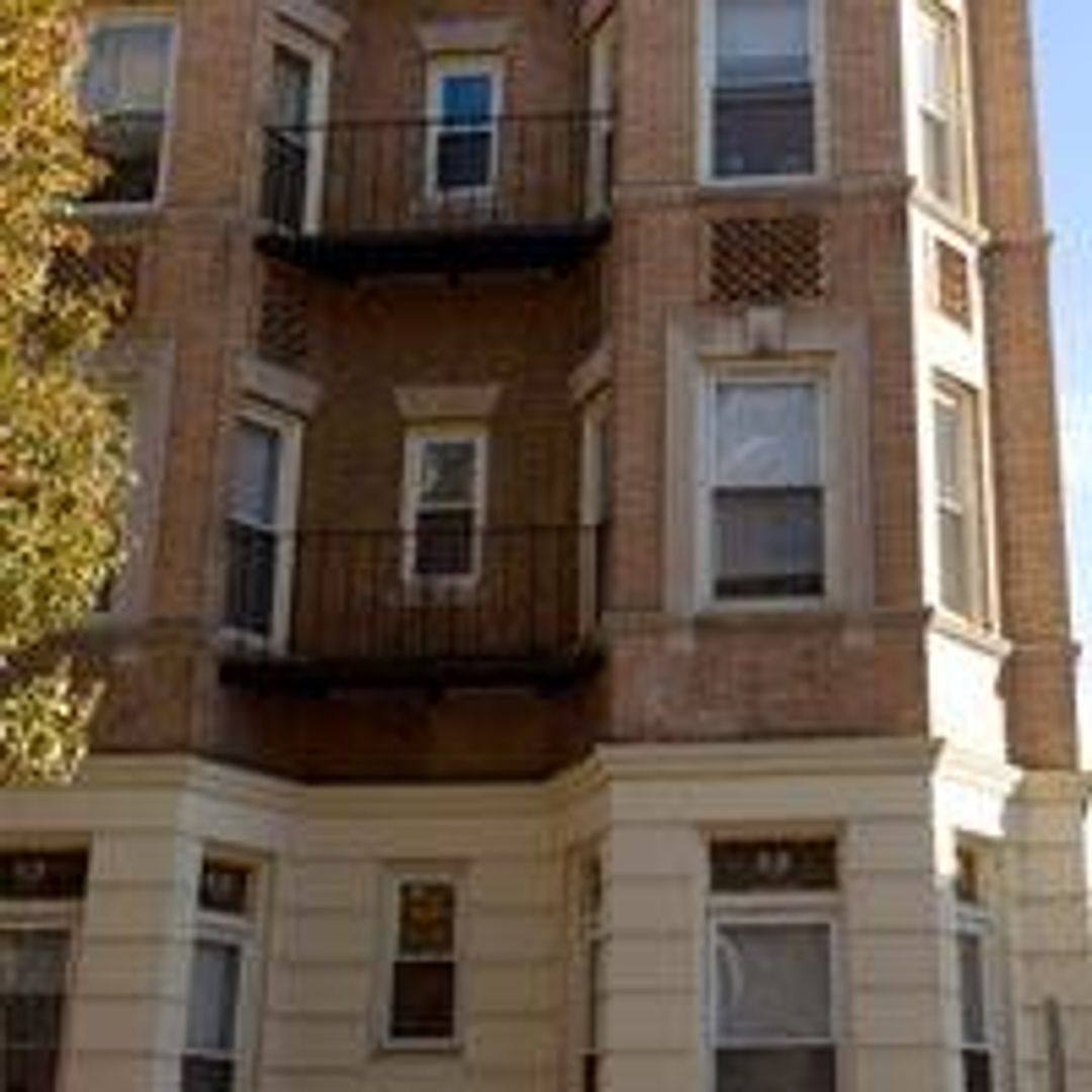 Apartment for rent at 38 Hemenway St, Boston, MA 02215