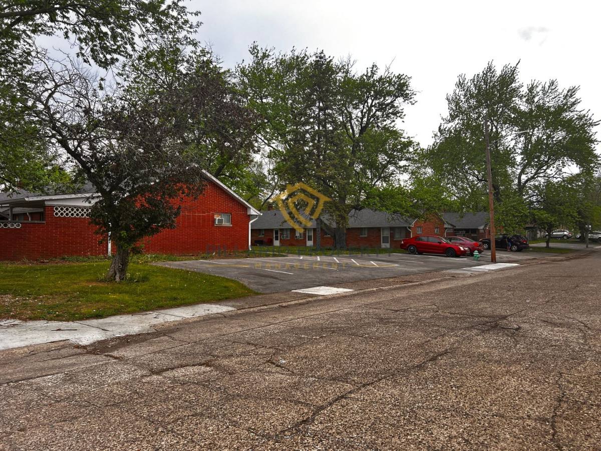 Apartment for rent at 1424 Campbell Ave, Indianapolis, IN 46219