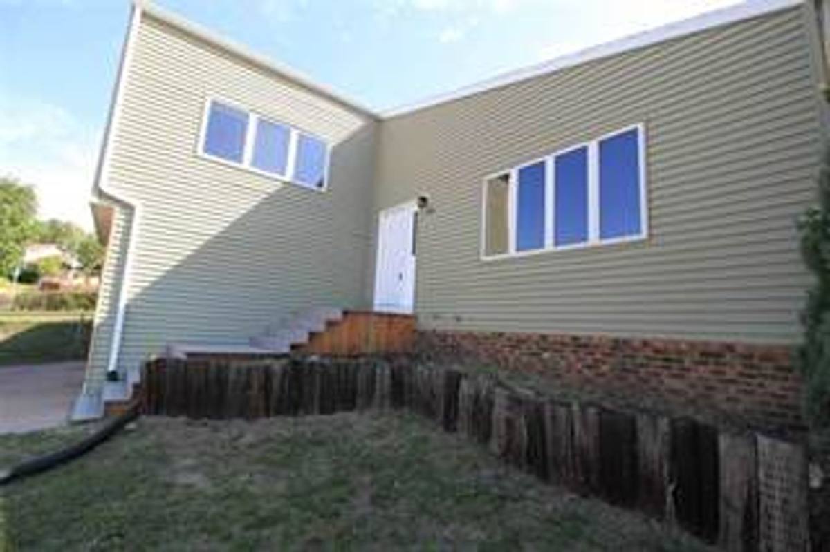 House for rent at 1666 12th St NW, Minot, ND 58703