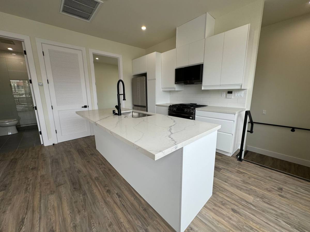Apartment for rent at 2168 Balboa Ave, San Diego, CA 92109