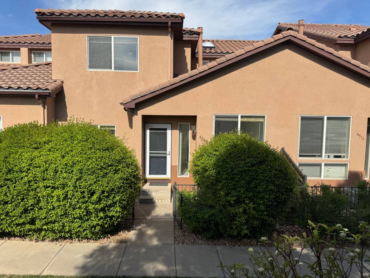 Townhouse for rent at 4505 S Auckland Court, Aurora, CO 80015
