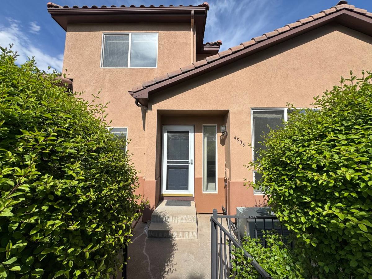Townhouse for rent at 4505 S Auckland Court, Aurora, CO 80015
