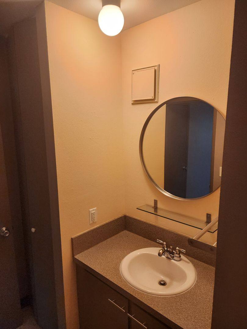 Townhouse for rent at 7102 N Alta Ave, Portland, OR 97206