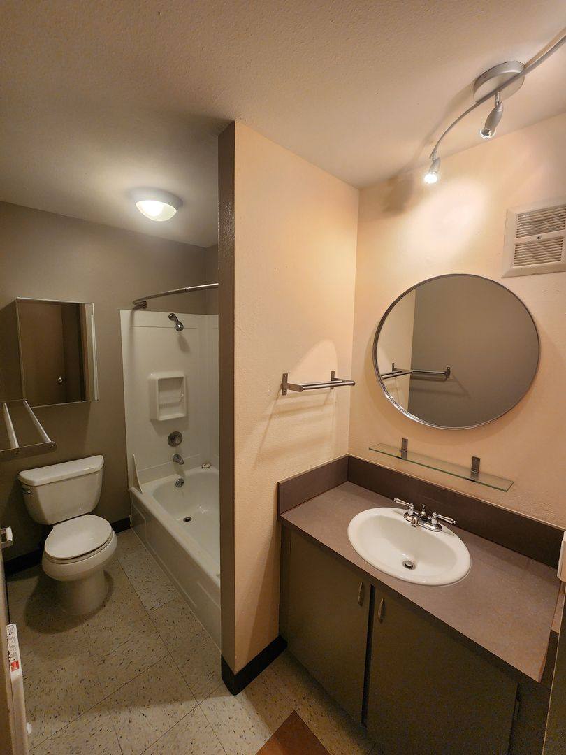 Townhouse for rent at 7112 N Alta Ave, Portland, OR 97206
