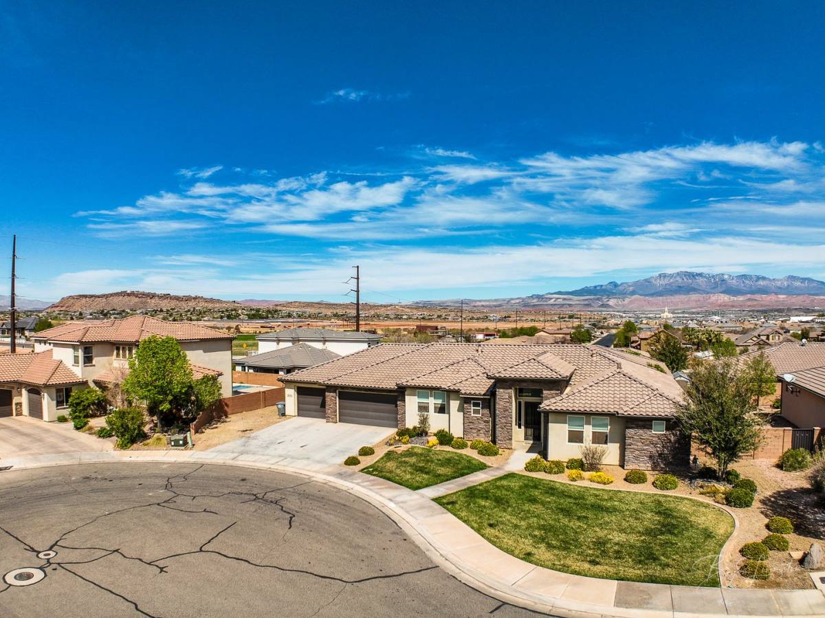 House for rent at 3035 E 2805 S Circle, Saint George, UT 84790