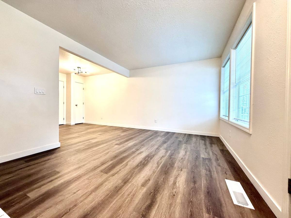Townhouse for rent at 6130-6132 SE 128th Ave, Portland, OR 97236